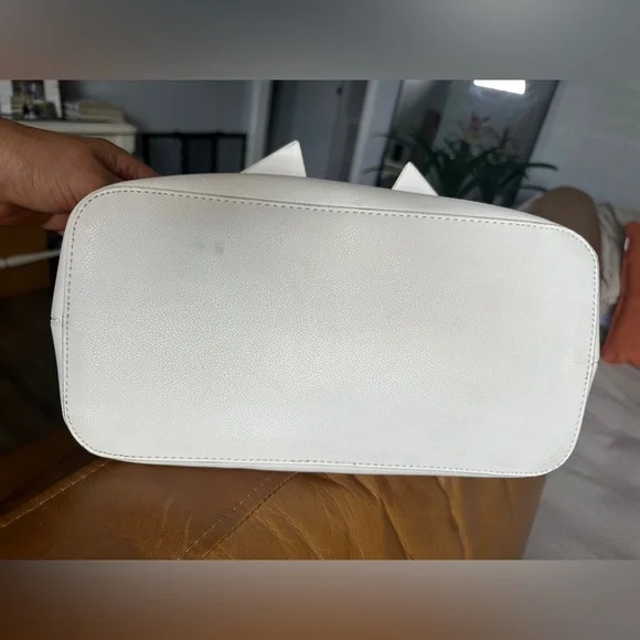 🛍️ Crossi cute bow bag never used. Measurements posted. - Picture 10 of 14